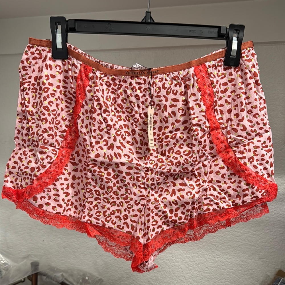 BNWT! Victoria's Secret Red Leopard Print Lace Trim Shorts size L